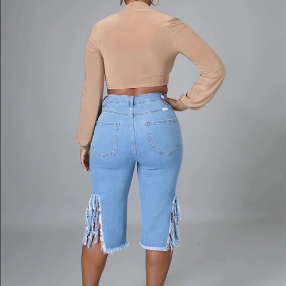 Womens jean shorts - Picture 3 of 3